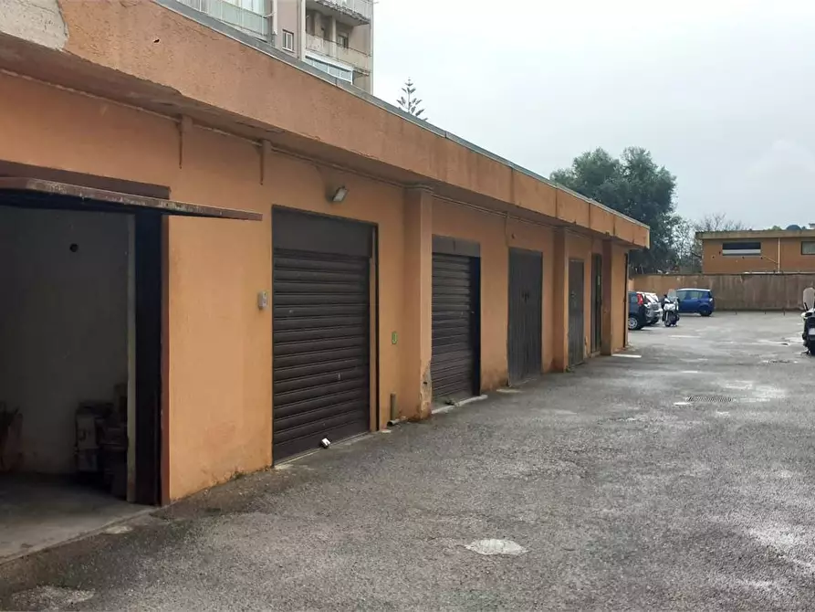 Immagine 1 di Garage in vendita  a Palermo