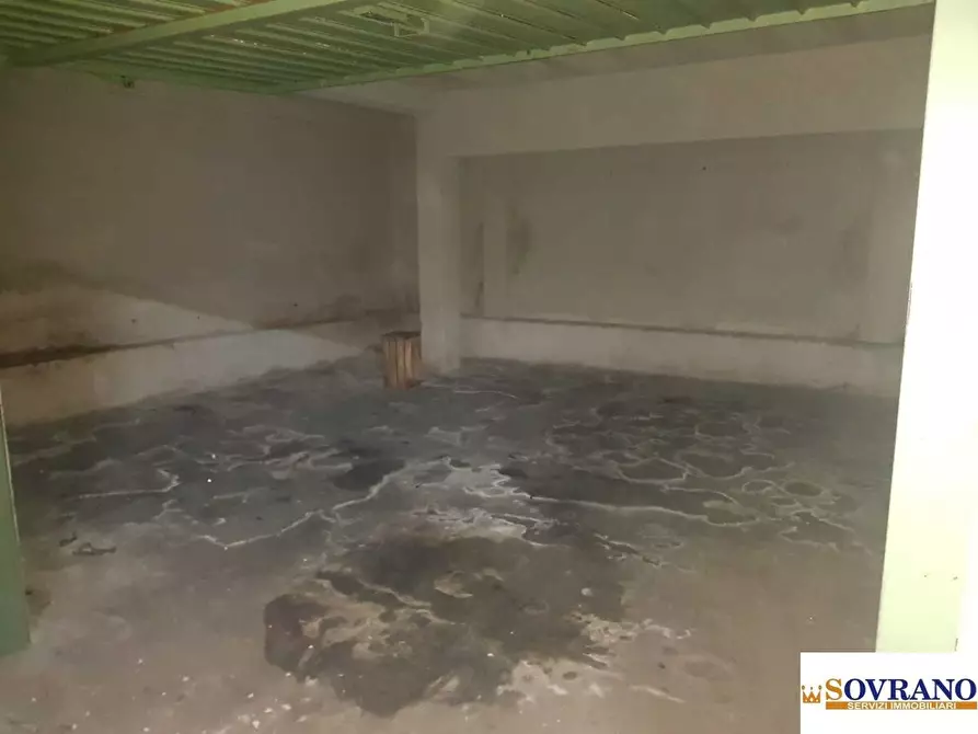 Immagine 3 di Garage in vendita  a Palermo