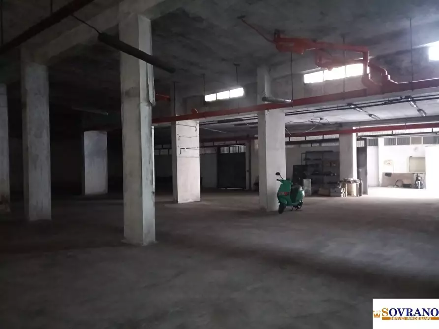 Immagine 6 di Garage in vendita  a Palermo
