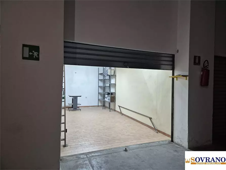 Immagine 1 di Garage in vendita  26 a Palermo