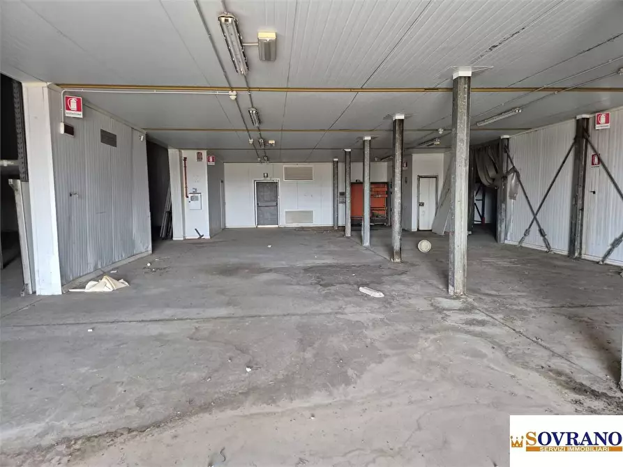 Immagine 7 di Capannone industriale in vendita  a Capaci