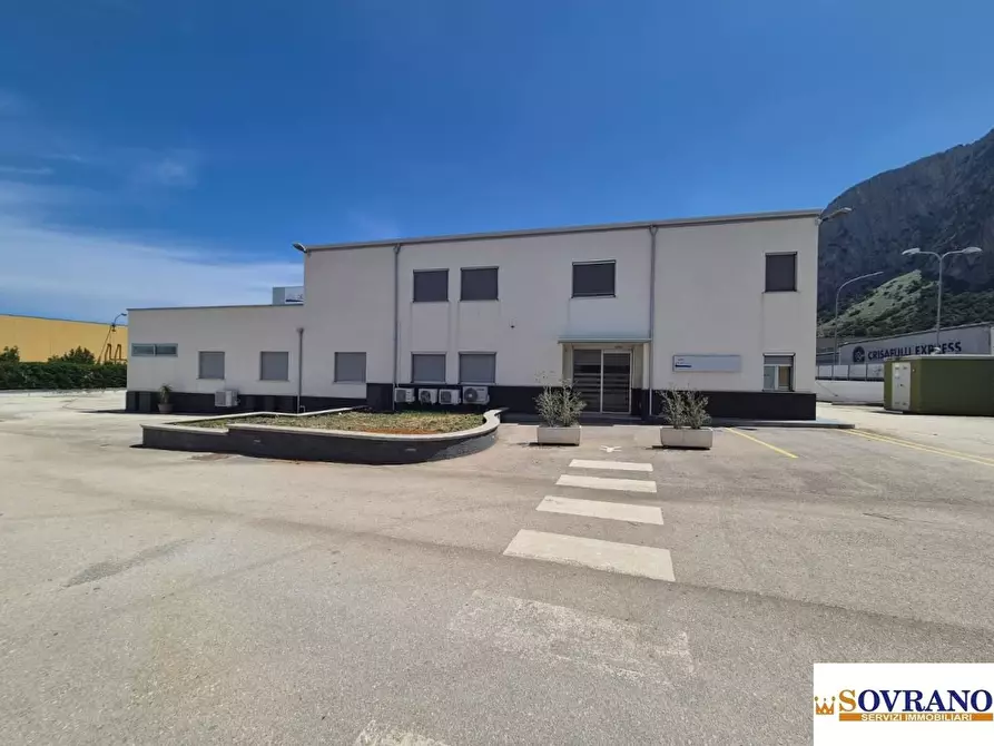 Immagine 3 di Capannone industriale in vendita  a Carini