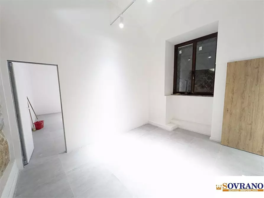 Immagine 3 di Negozio in vendita  a Palermo
