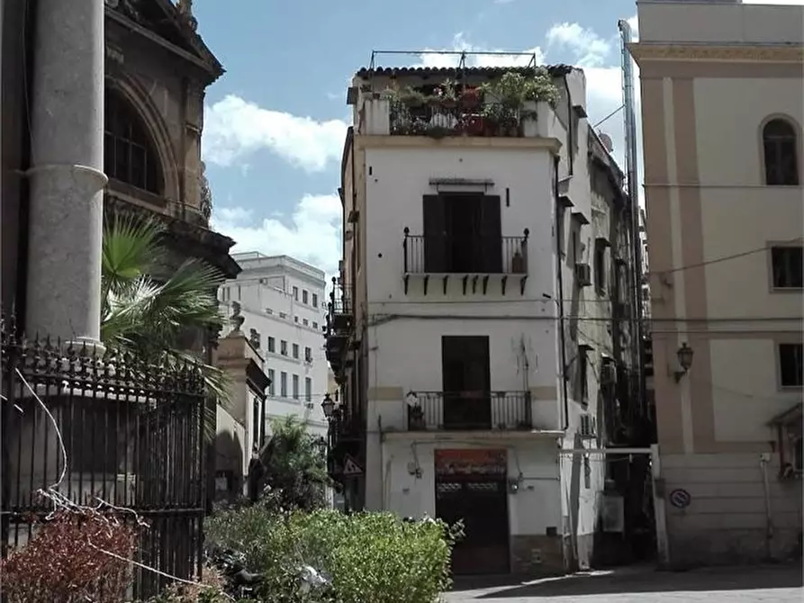 Immagine 2 di Negozio in vendita  22 a Palermo