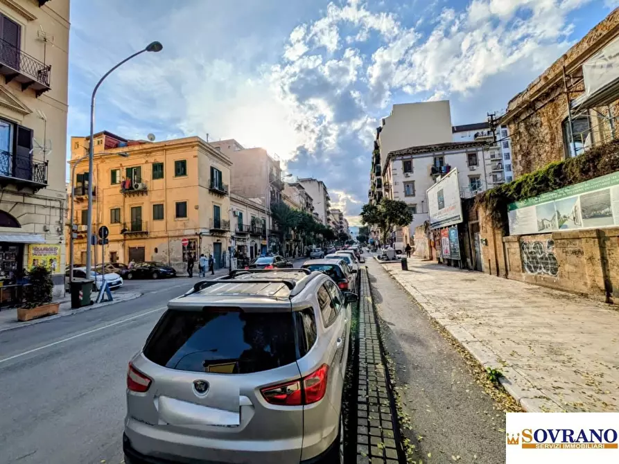 Immagine 9 di Negozio in vendita  a Palermo