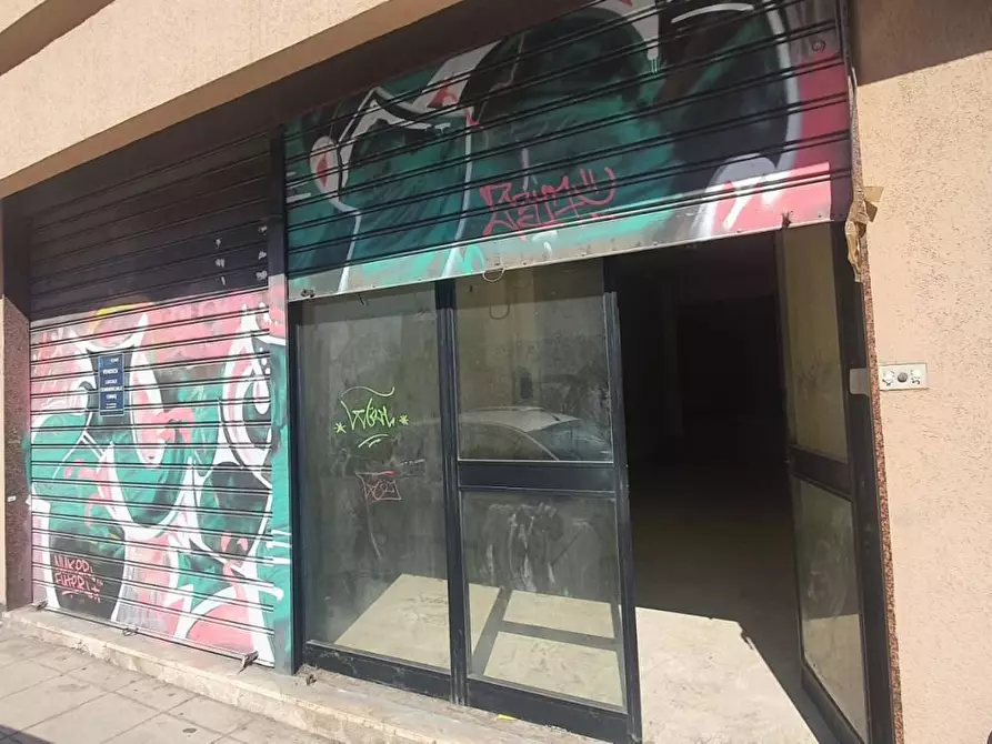 Immagine 2 di Negozio in vendita  21/23 a Palermo