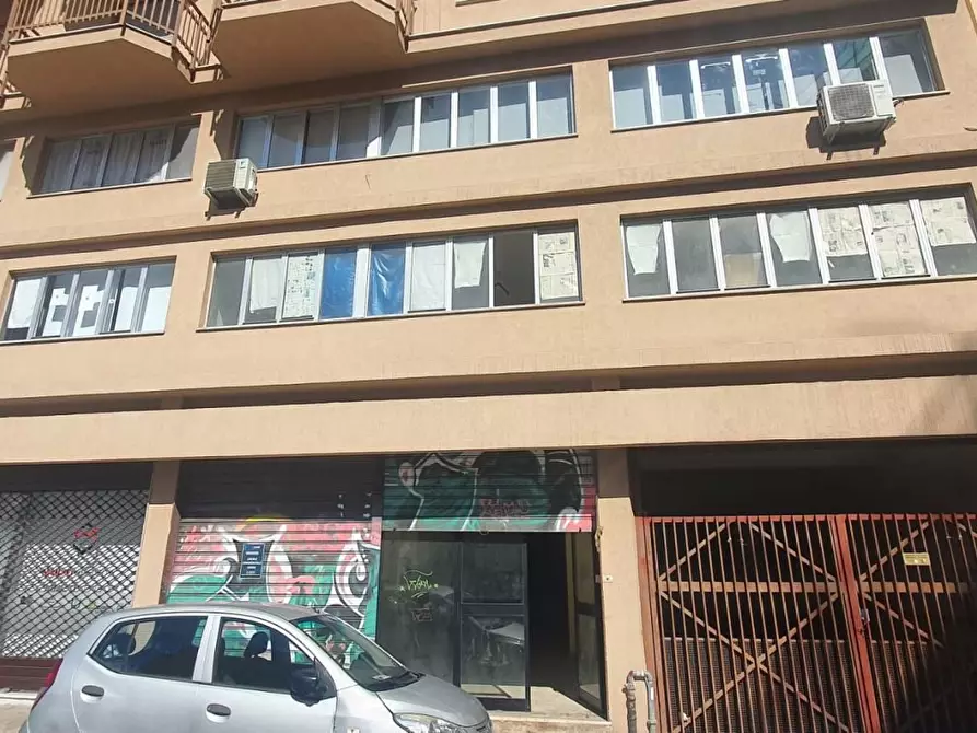 Immagine 1 di Negozio in vendita  21/23 a Palermo