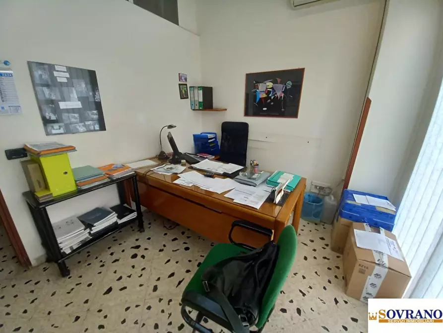 Immagine 7 di Negozio in vendita  21-23-25 a Palermo