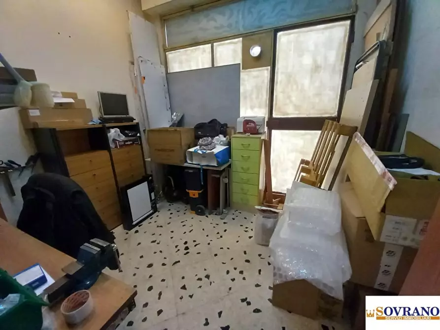 Immagine 10 di Negozio in vendita  21-23-25 a Palermo