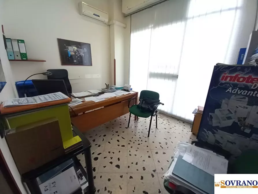 Immagine 8 di Negozio in vendita  21-23-25 a Palermo