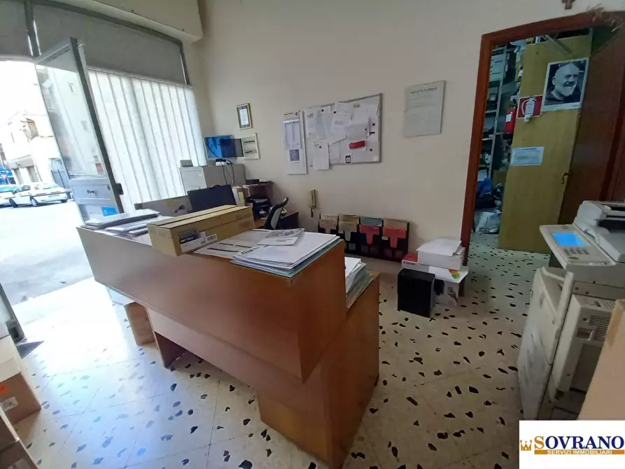 Immagine 6 di Negozio in vendita  21-23-25 a Palermo