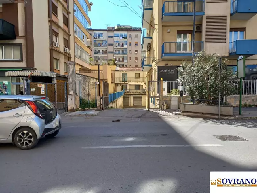 Immagine 2 di Negozio in vendita  44/b a Palermo