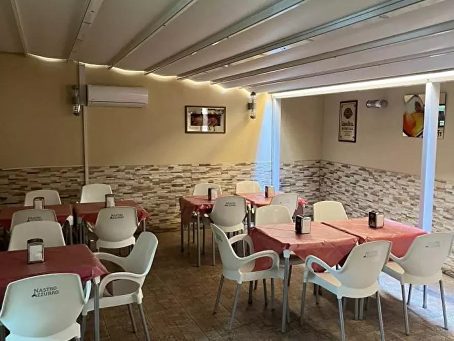 Immagine 4 di Negozio in vendita  a Palermo