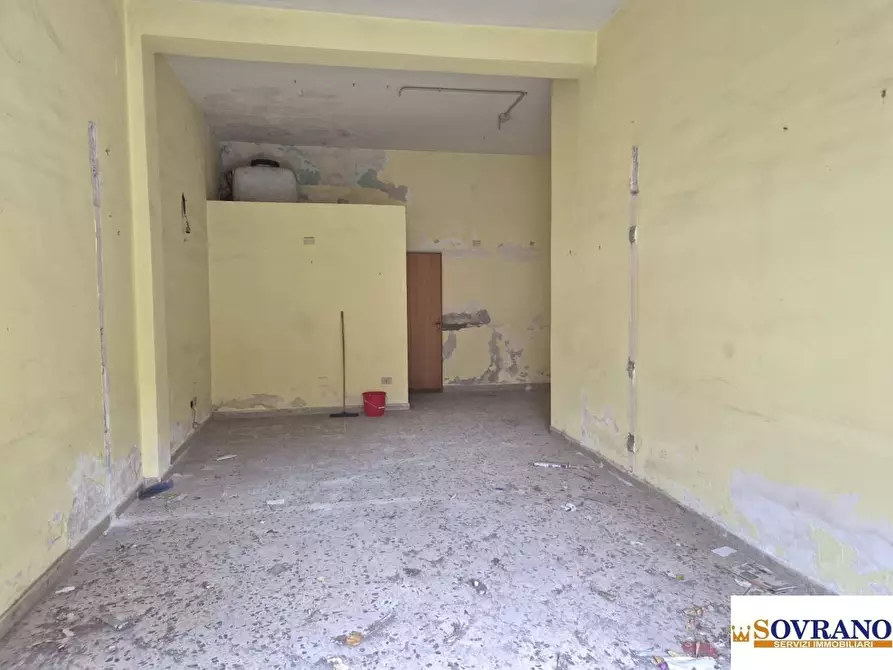 Immagine 5 di Negozio in vendita  88 a Palermo