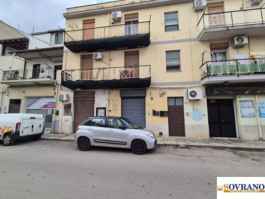 Immagine 1 di Negozio in vendita  88 a Palermo