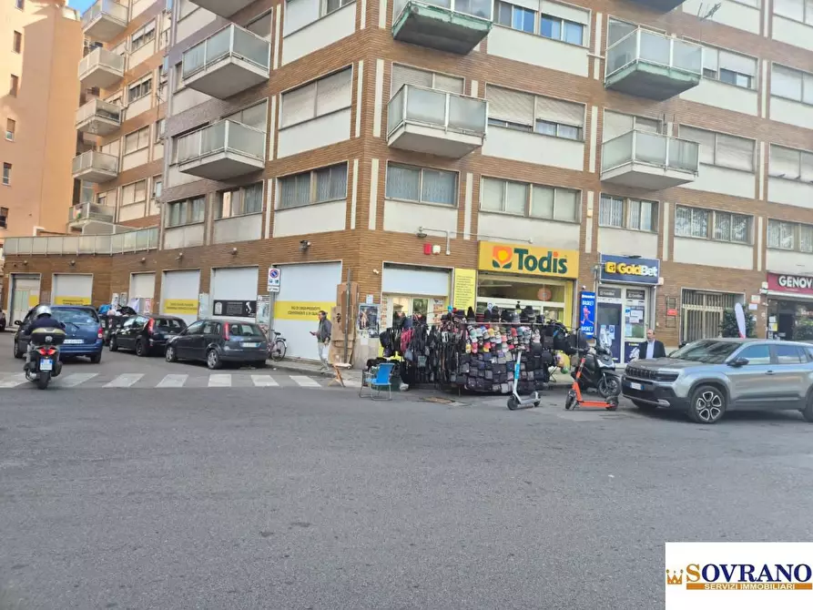 Immagine 3 di Negozio in vendita  a Palermo