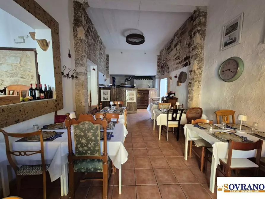 Immagine 3 di Negozio in vendita  a Capaci