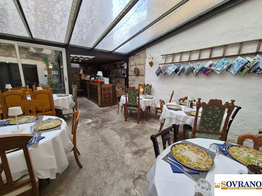 Immagine 6 di Negozio in vendita  a Capaci