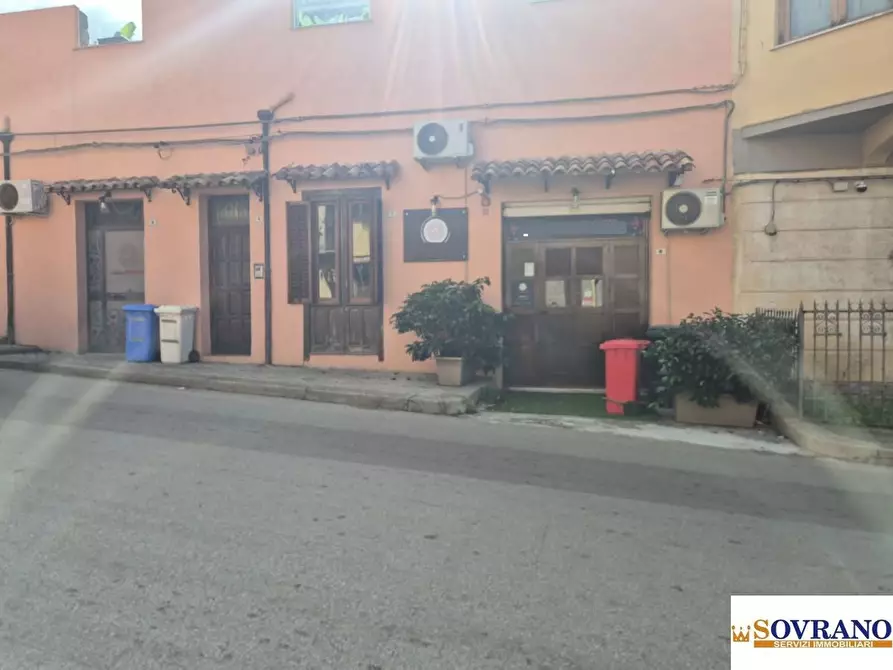 Immagine 2 di Negozio in vendita  a Capaci