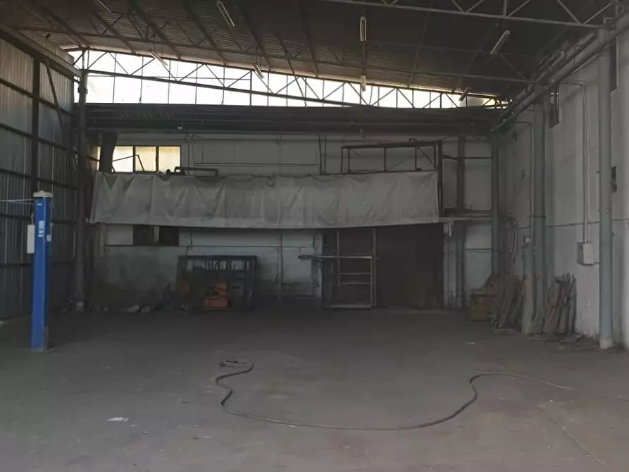 Immagine 7 di Negozio in vendita  9152 a Palermo