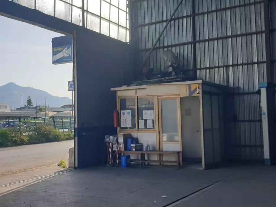 Immagine 5 di Negozio in vendita  9152 a Palermo
