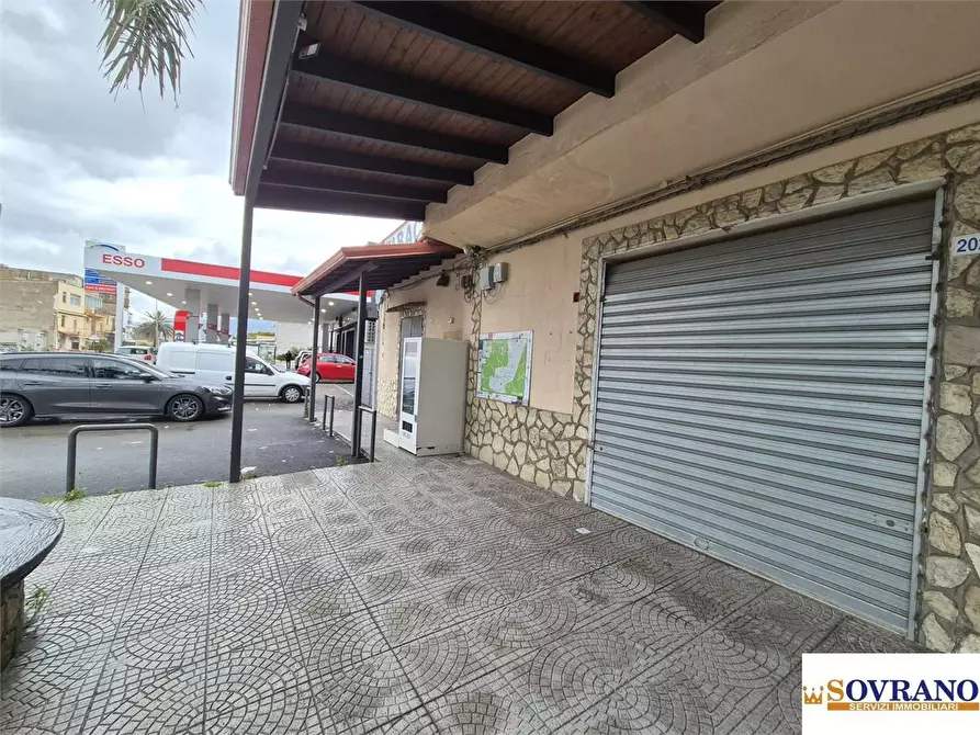 Immagine 6 di Negozio in vendita  a Carini