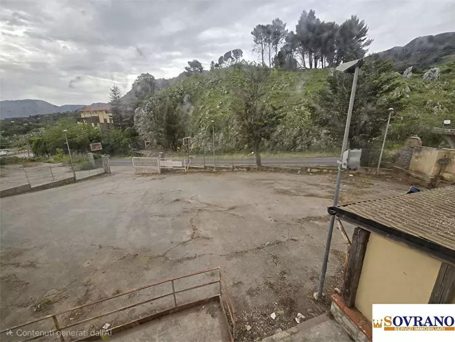 Immagine 3 di Negozio in vendita  a Monreale