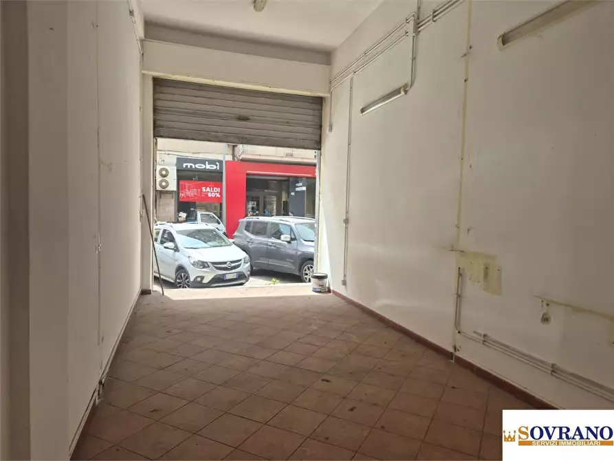 Immagine 5 di Negozio in vendita  a Palermo