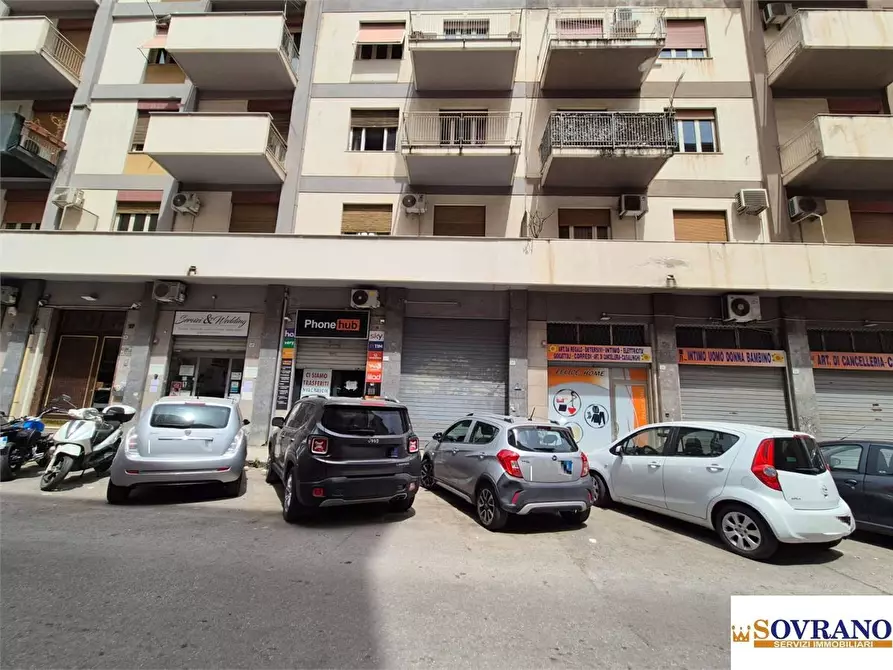 Immagine 4 di Negozio in vendita  a Palermo