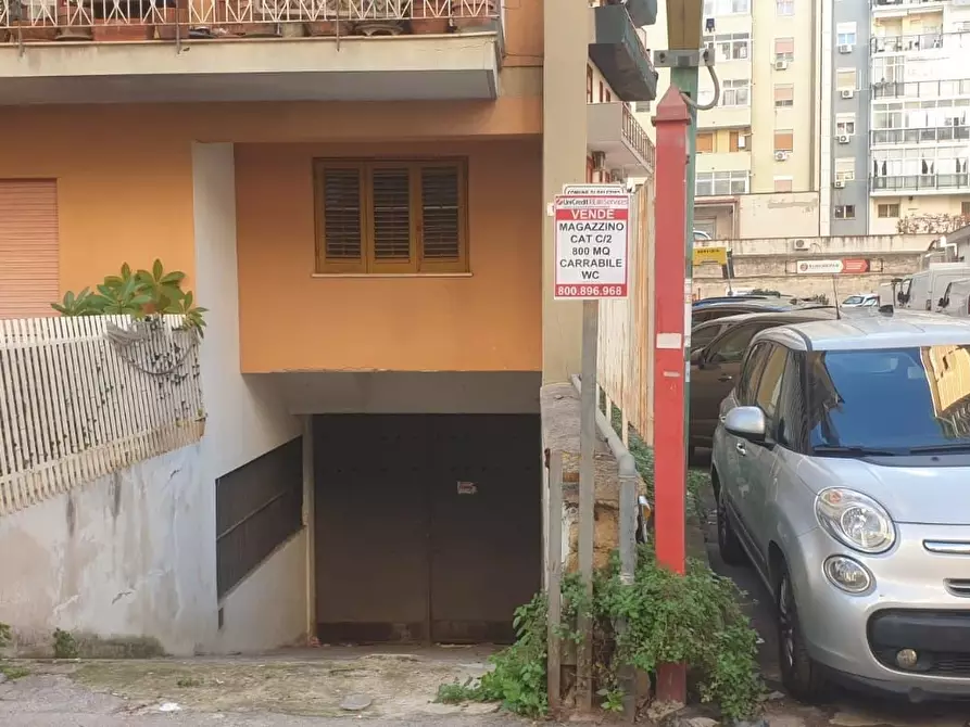 Immagine 1 di Magazzino in vendita  a Palermo