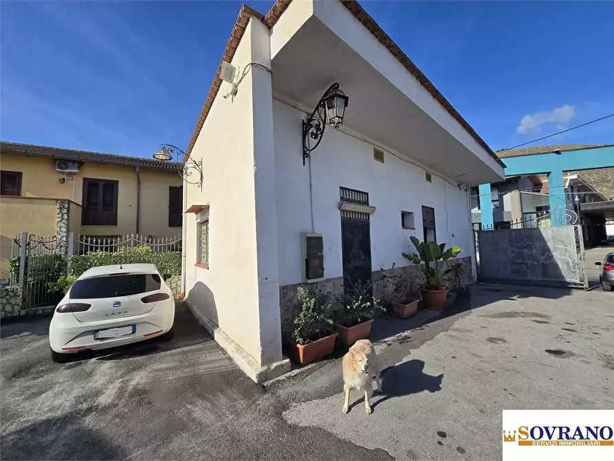 Immagine 4 di Magazzino in vendita  a Palermo