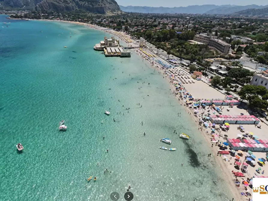 Immagine 3 di Villa in vendita  a Palermo