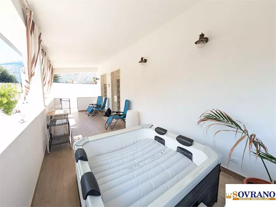 Immagine 9 di Villa in vendita  a Carini