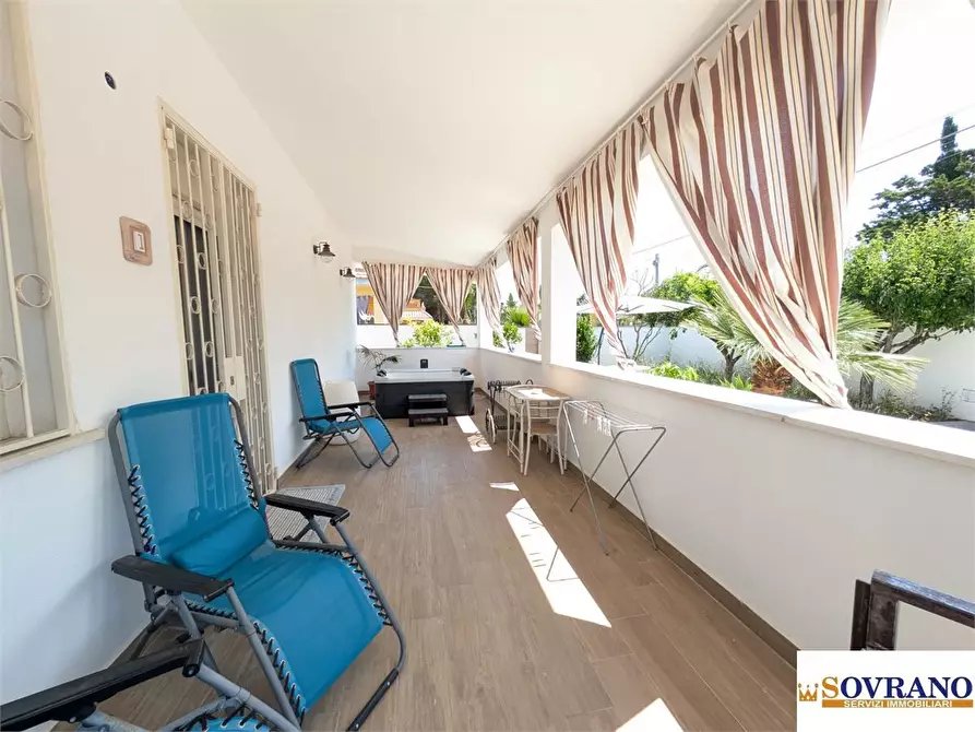 Immagine 8 di Villa in vendita  a Carini