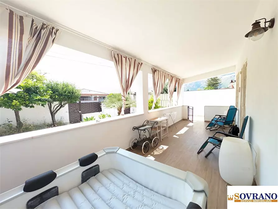 Immagine 10 di Villa in vendita  a Carini