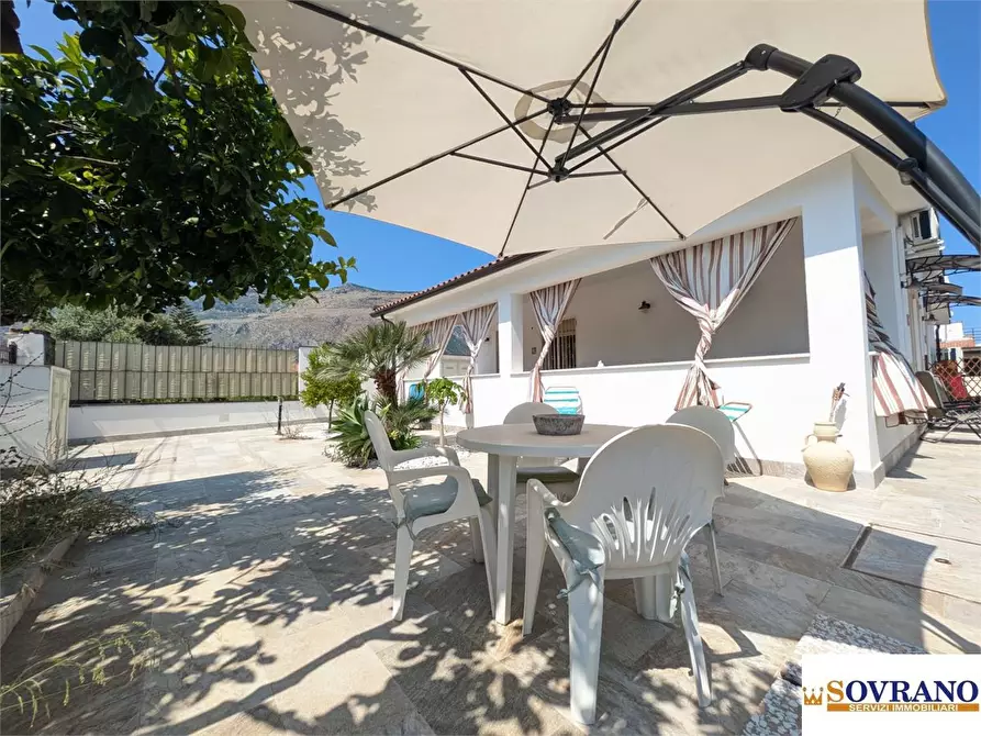 Immagine 5 di Villa in vendita  a Carini