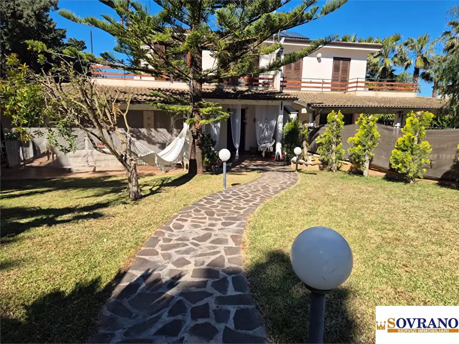 Immagine 2 di Villa in vendita  a Terrasini