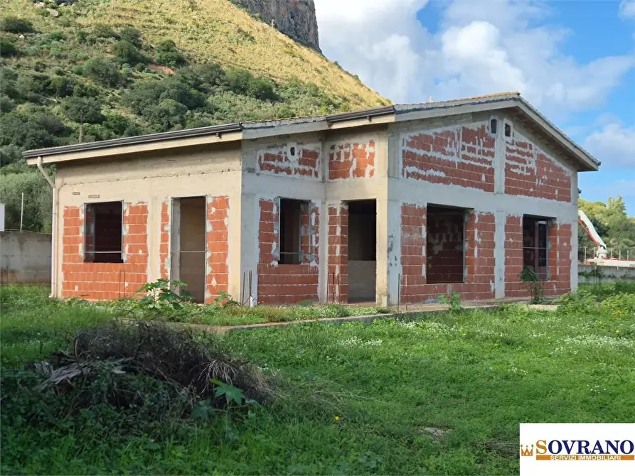 Immagine 1 di Villa in vendita  a Carini