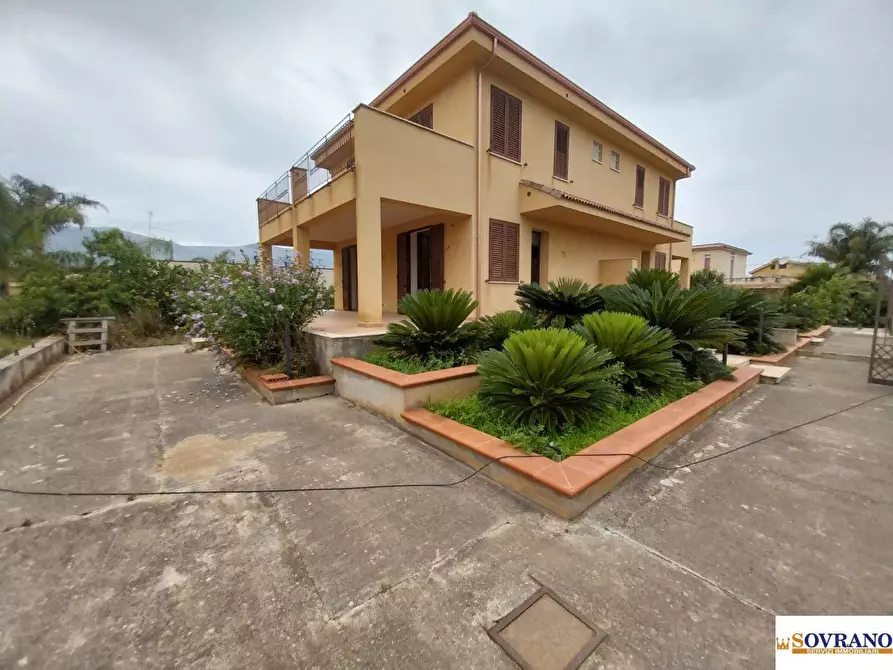 Immagine 1 di Villa in vendita  104 a Carini