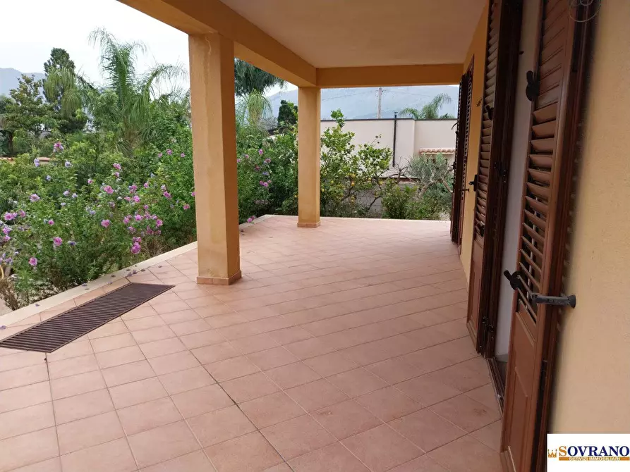 Immagine 4 di Villa in vendita  104 a Carini