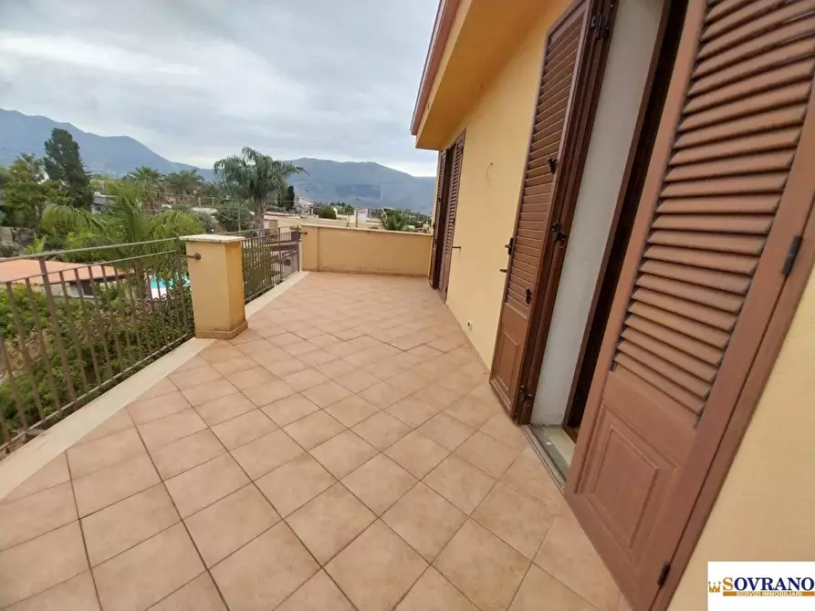 Immagine 3 di Villa in vendita  104 a Carini