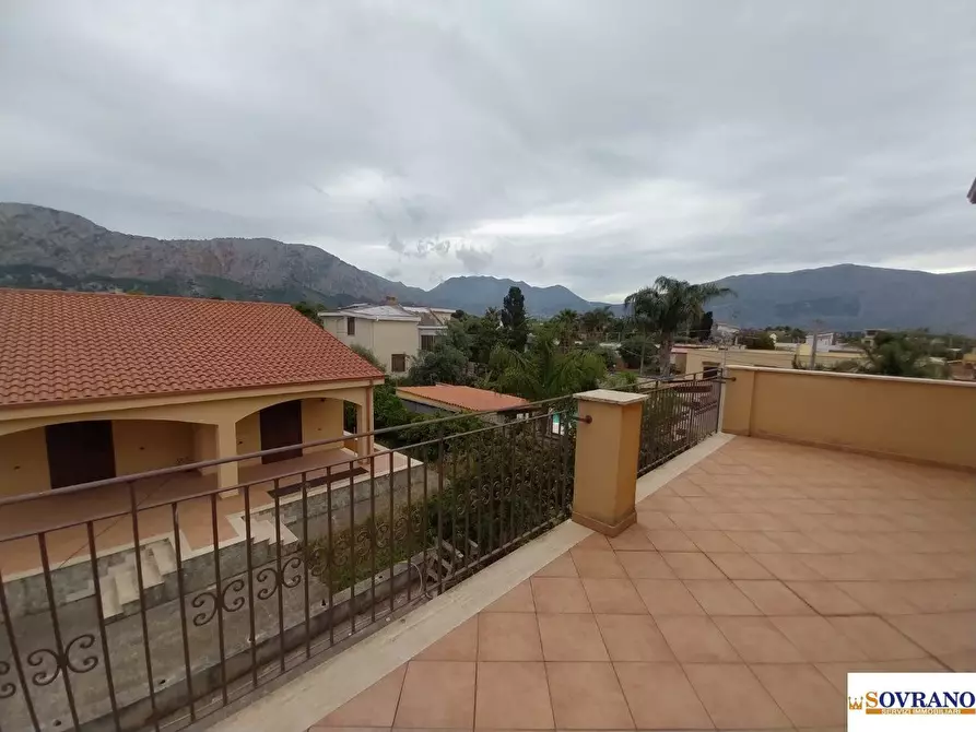 Immagine 5 di Villa in vendita  104 a Carini