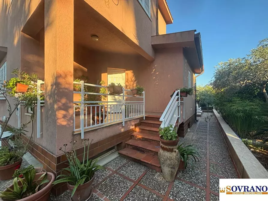 Immagine 5 di Villa in vendita  a Carini