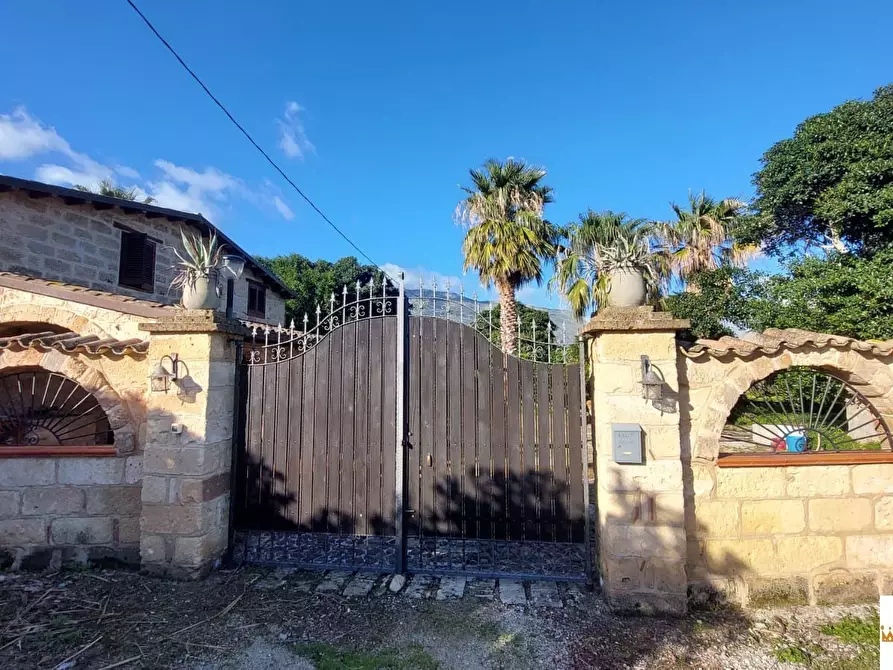 Immagine 3 di Villa in vendita  a Carini