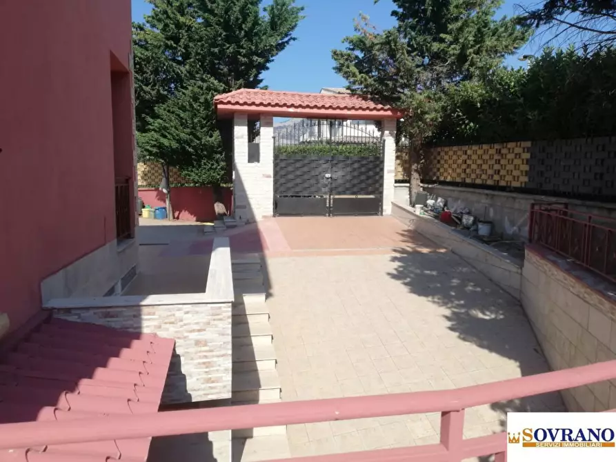 Immagine 2 di Villa in vendita  a Carini