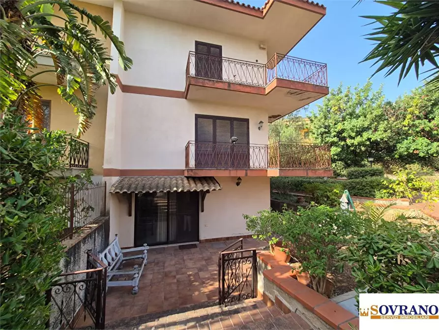 Immagine 2 di Villa in vendita  a Carini