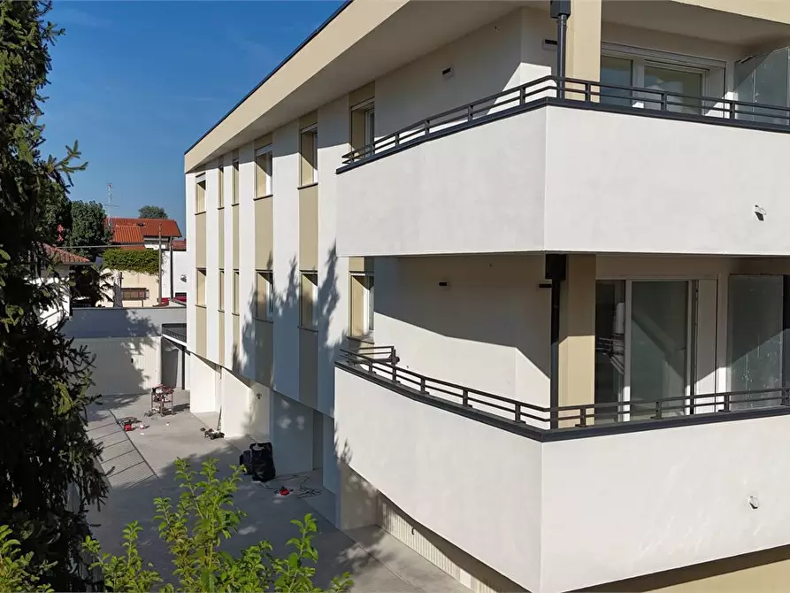 Immagine 1 di Appartamento in vendita  a Parabiago