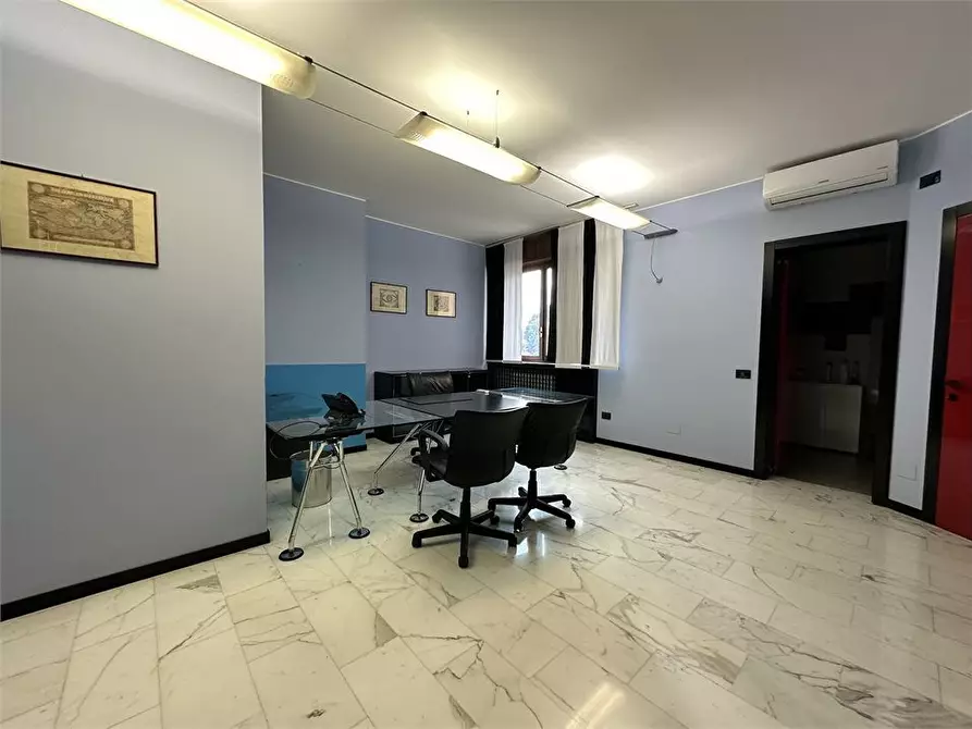 Immagine 3 di Ufficio in vendita  a Parabiago