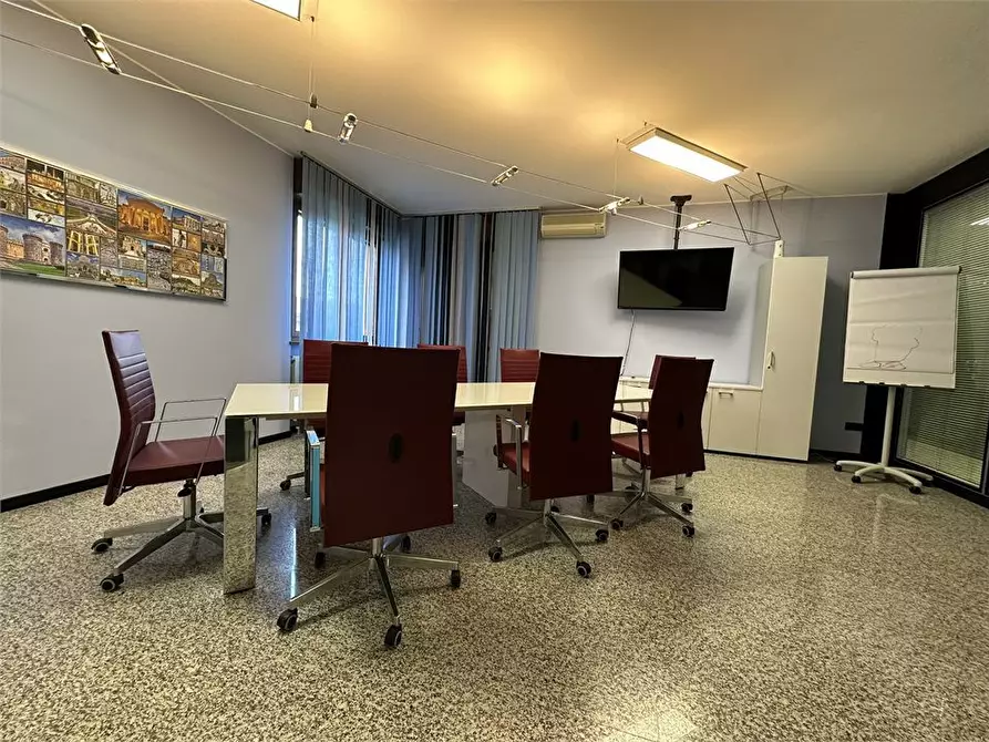 Immagine 8 di Ufficio in vendita  a Parabiago