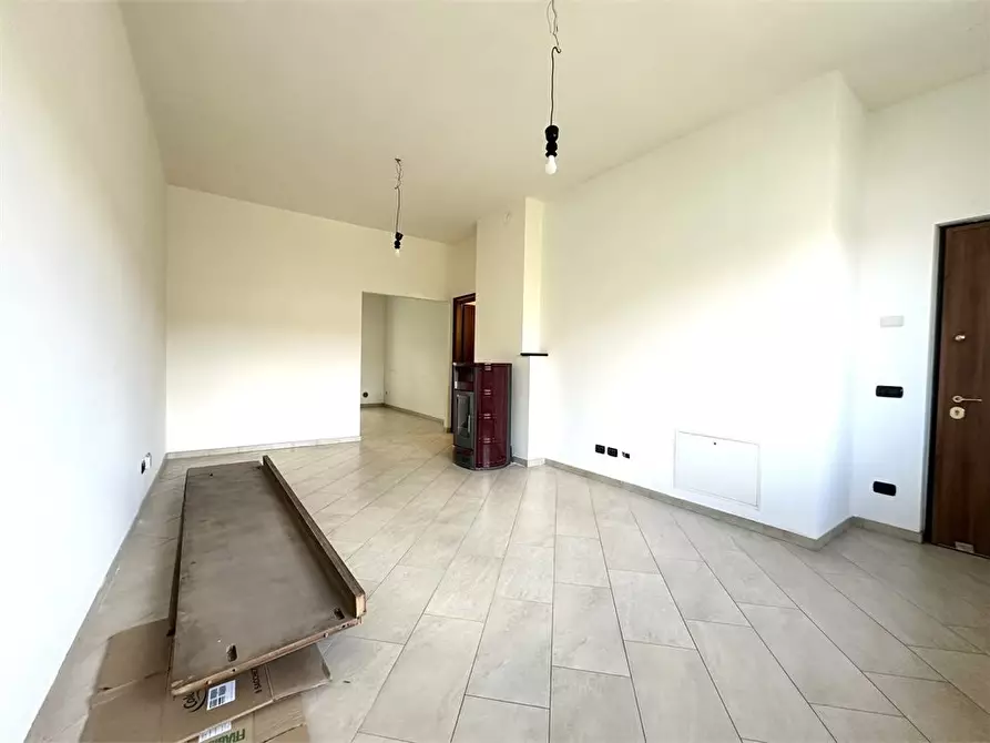 Immagine 6 di Villa in vendita  a Legnano